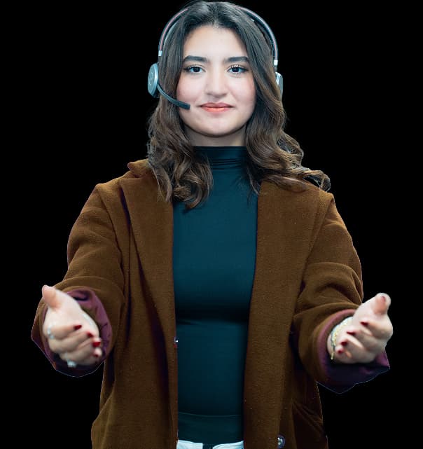 Cnexia contact center employee